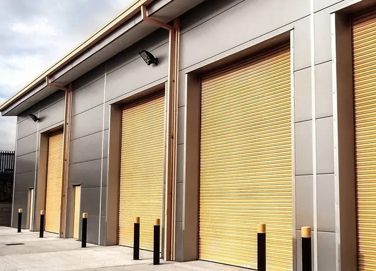 الأبواب الشتر